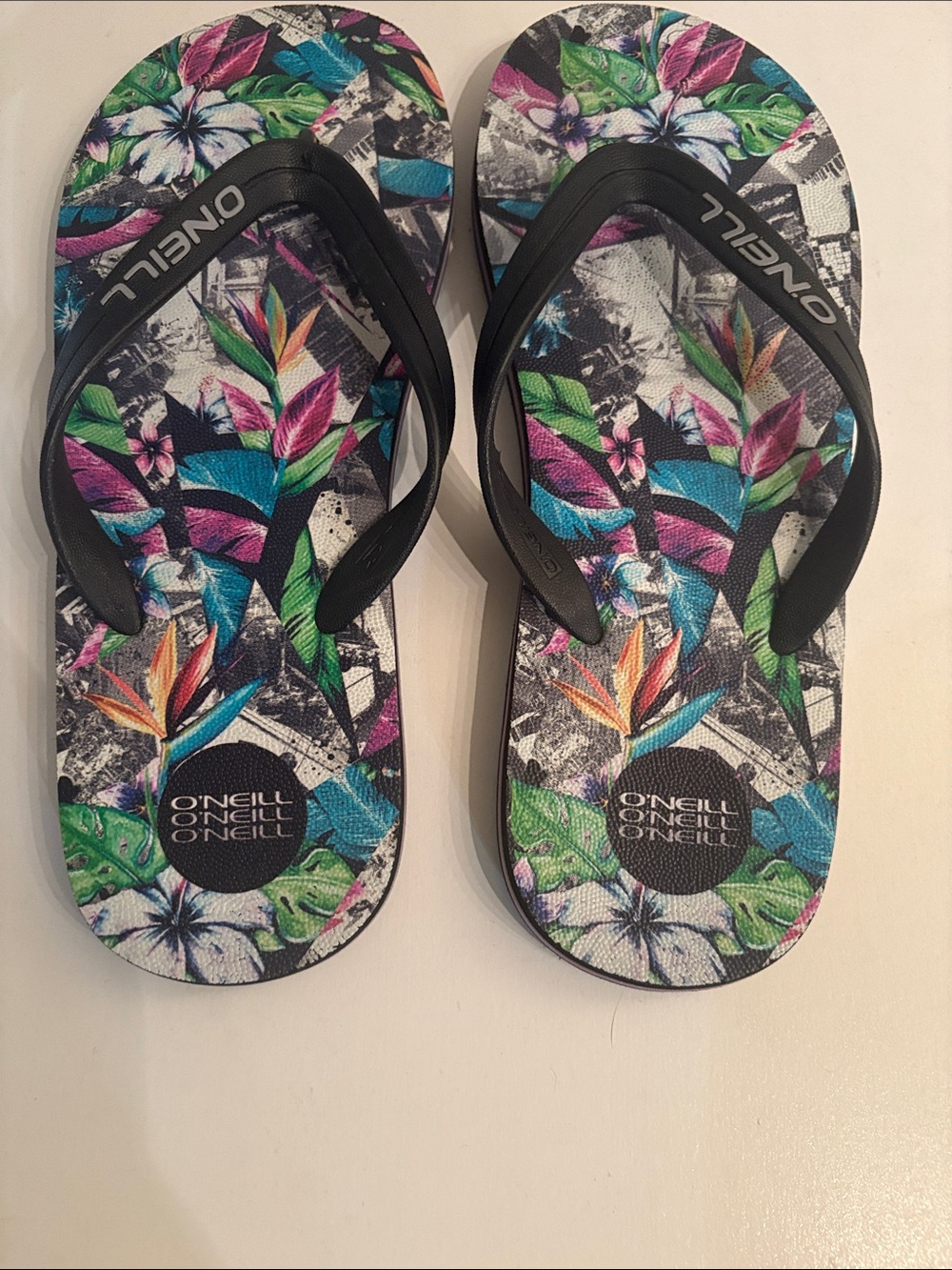 O'Neill Black-Strap Flip Flops with Multicolor Tropical Print - Picture 4 of 8